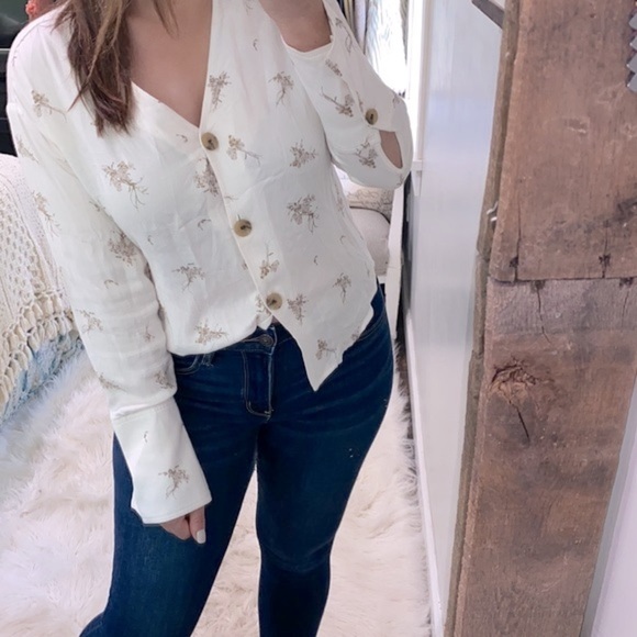 Something Navy button down Floral top size small - Picture 3 of 8